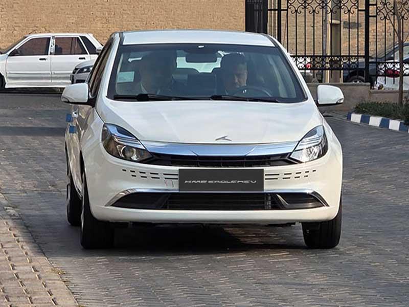 بازدید مدیر عامل کرمان موتور از سدان هیبرید ملی ایگل